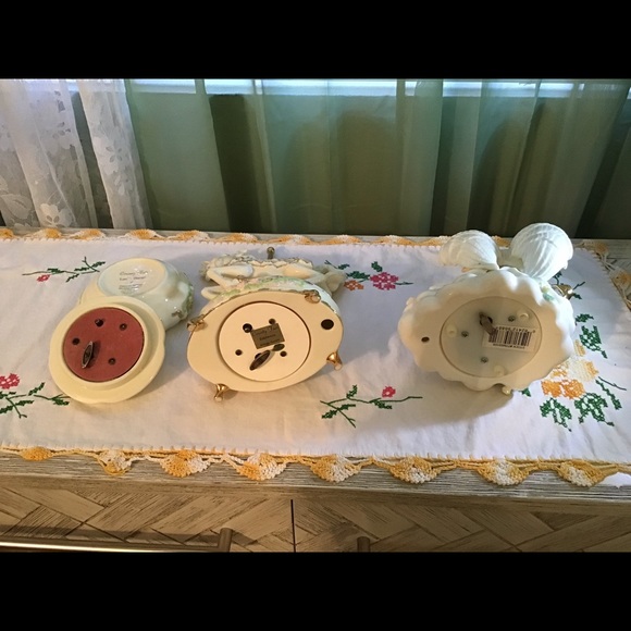 Set of Vintage Fine Porcelain Musicals - Picture 9 of 9